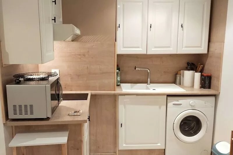Studio Pour Deux Personnes a 400 Mètres du Centre du Village