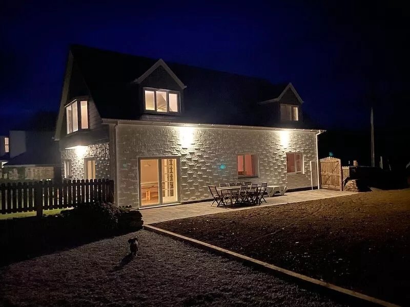Little Lila is a spacious family home tucked away at the end of a private road