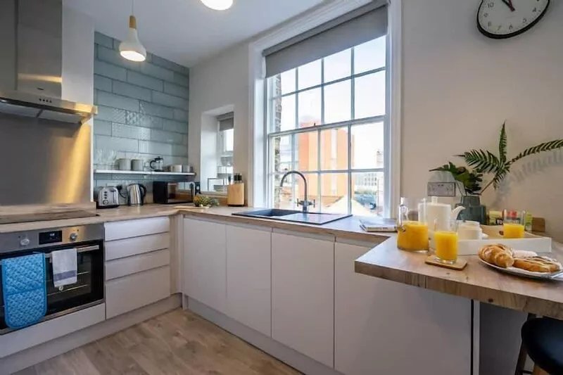 Riverside City Loft Apartment - sleeps 2 guests  in 1 bedroom