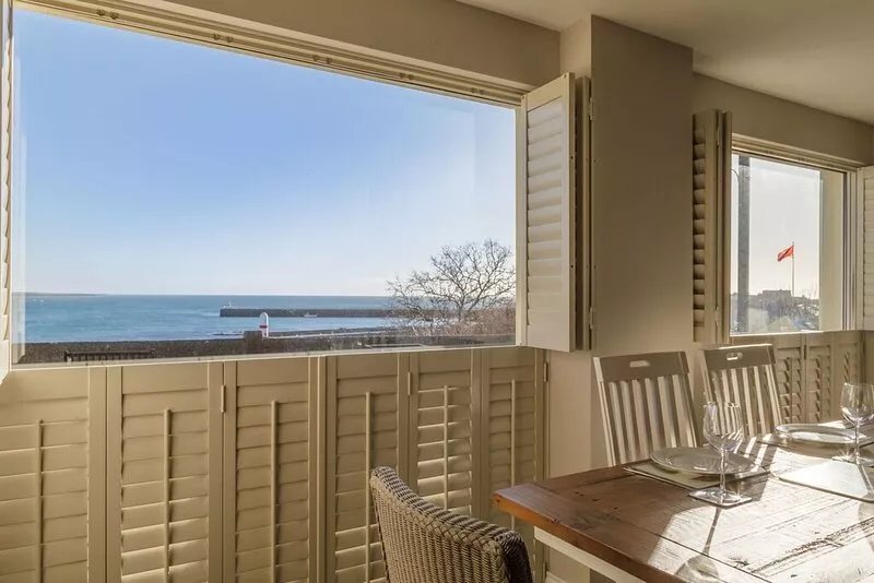 Carrick Bay is a ground floor apartment and enjoys spectacular views of Port St