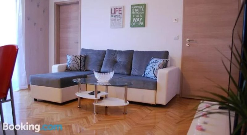 Apartments Fresti