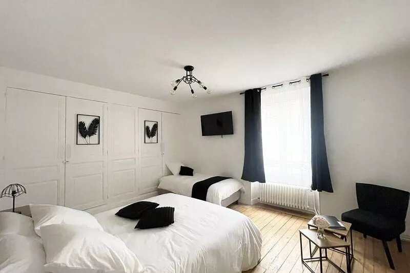 Chambre Familiale Avec Salle de Bains Privative à 10 Minutes de Disneyland Paris
