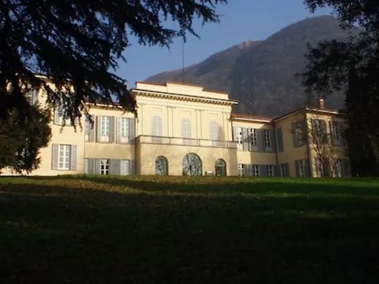 Villa De Angeli Frua