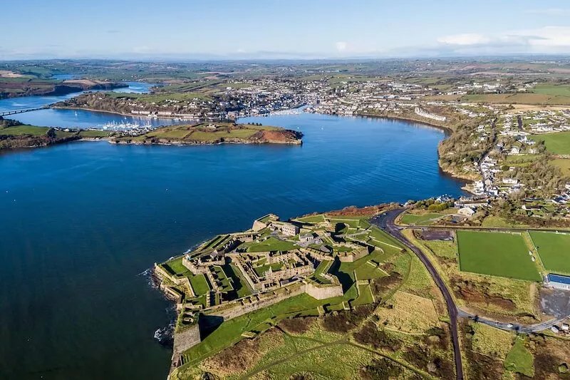 Kinsale Town centre , sleeps16, 6 bedrooms, run by Exquisite Holiday Homes