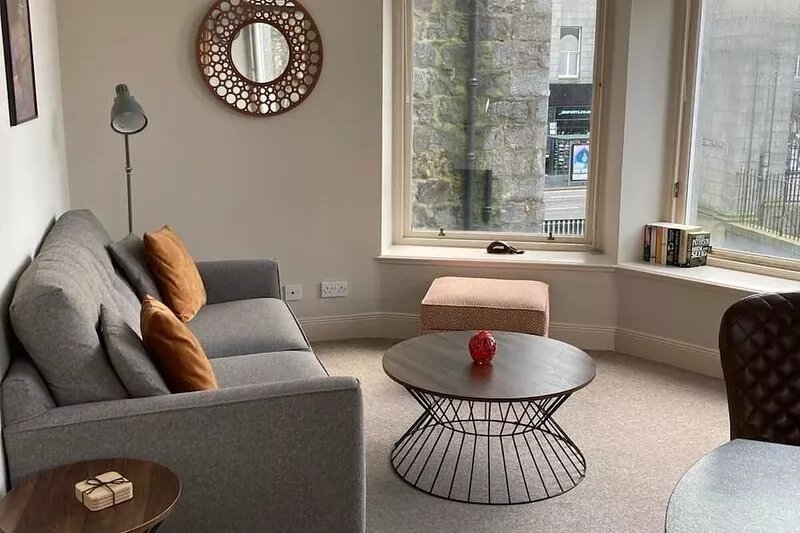 Cosy 1 bedroom apartment with lovely views in the heart of Aberdeen city centre.