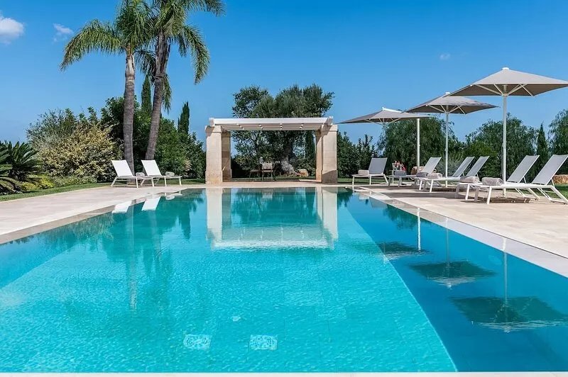 Villa in Ostuni with 5 bedrooms sleeps 8