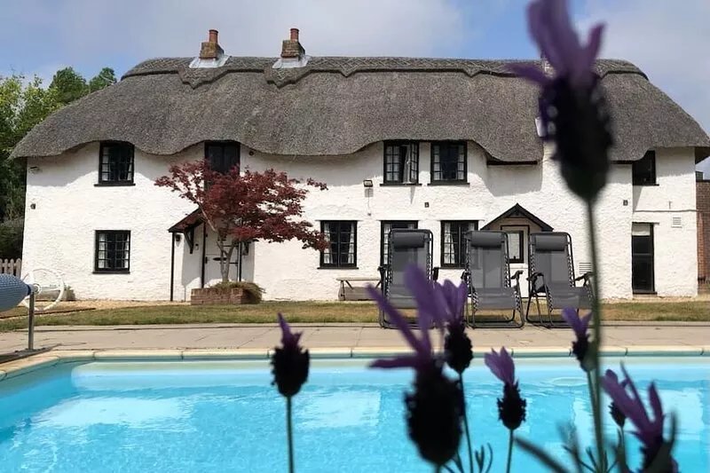 April Cottage  Pool + Hot Tub by NewFo.rest