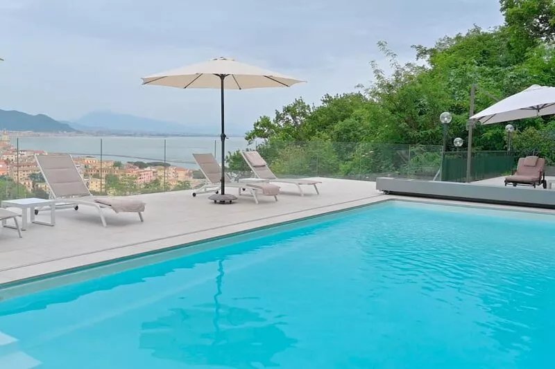 Apartment in Vietri S / M only 4 km from Salerno and its famous "Luci