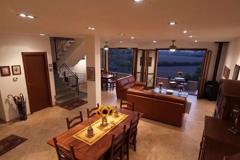 New Large House in Tuscany Countryside, Beautiful Hilltop View, Perfect Location