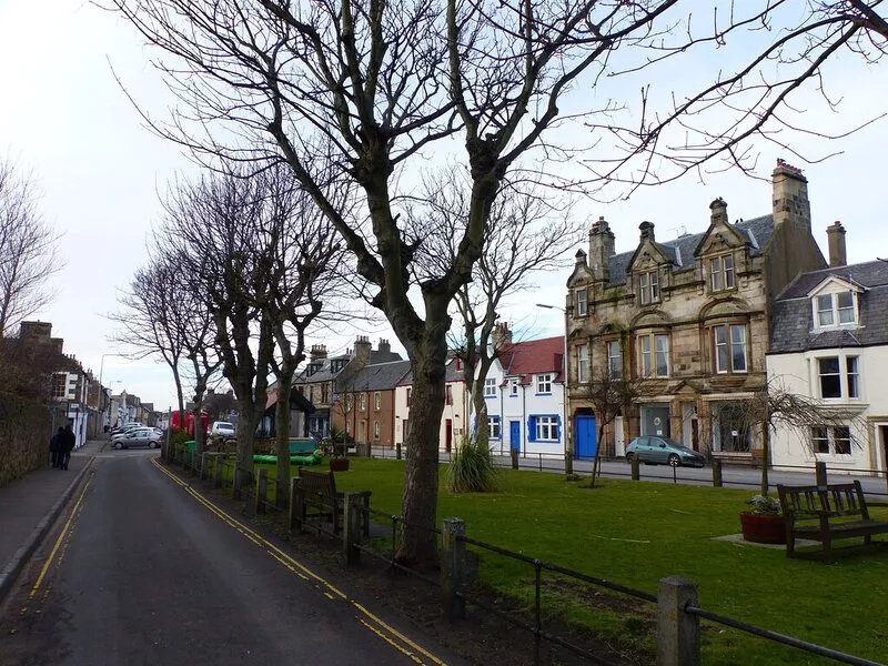 Elie - well appointed flat