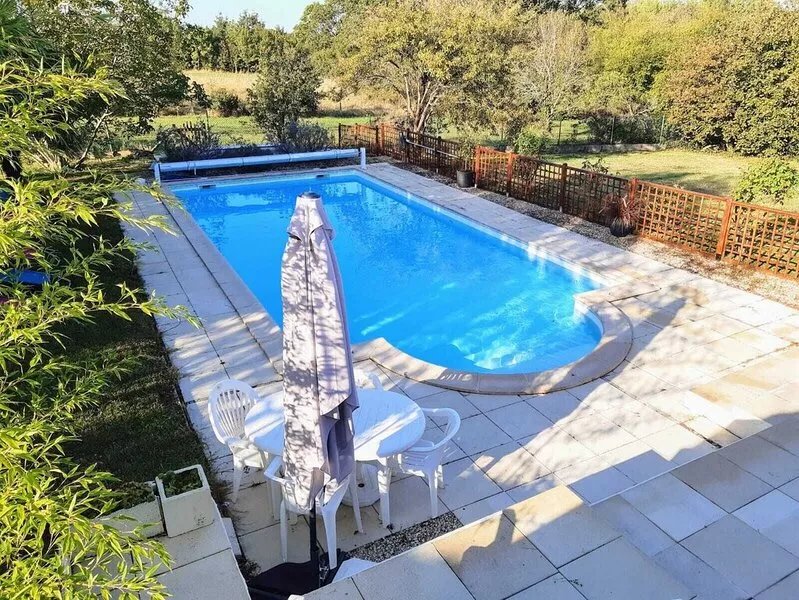Beautiful Villa with heated pool - just 10 minutes from the sea!
