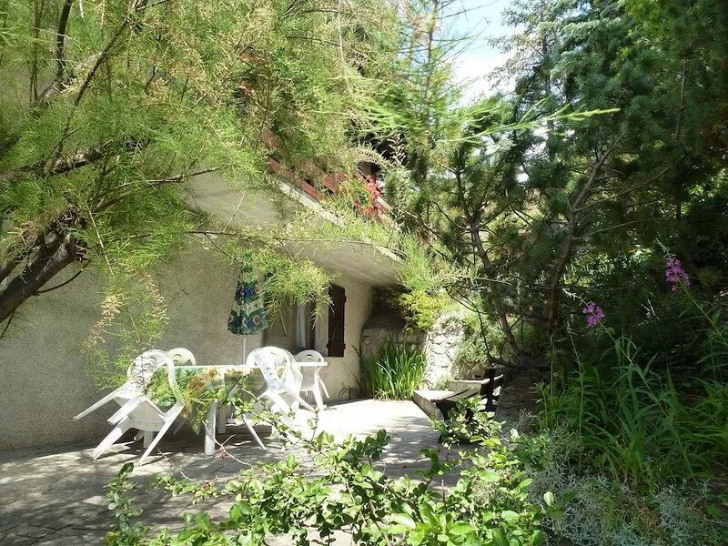 Briançon hothouse, Beautiful sunny apartment, independent in villa, 3 *** Wifii
