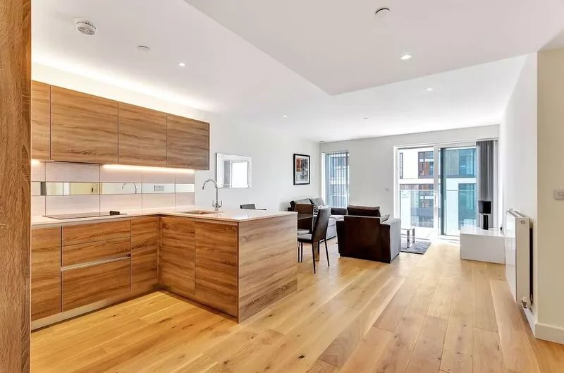 Luxury riverside apartment- directly overlooking river