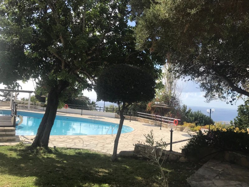 Kamares Village