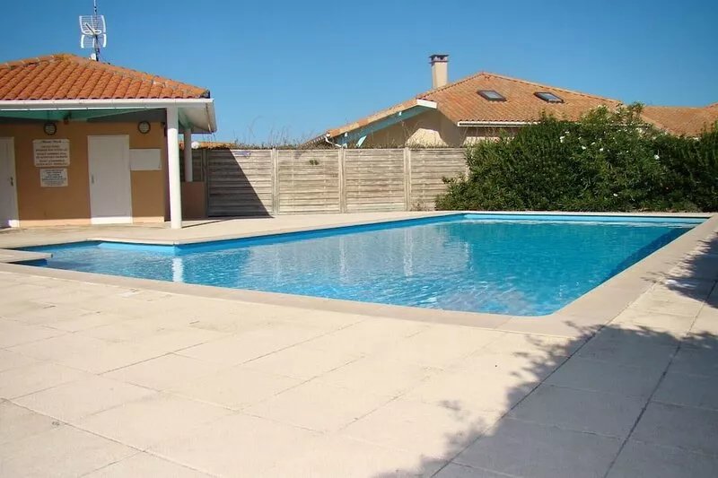 Agréable pavillon 6 personnes dans résidence avec piscine (009)