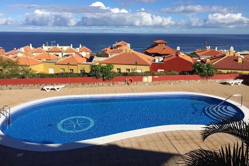 Large beach apartment in Puerto de la Cruz, with terraces, great views, pool