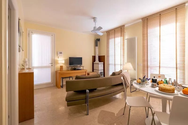 Asolo center, Free parking