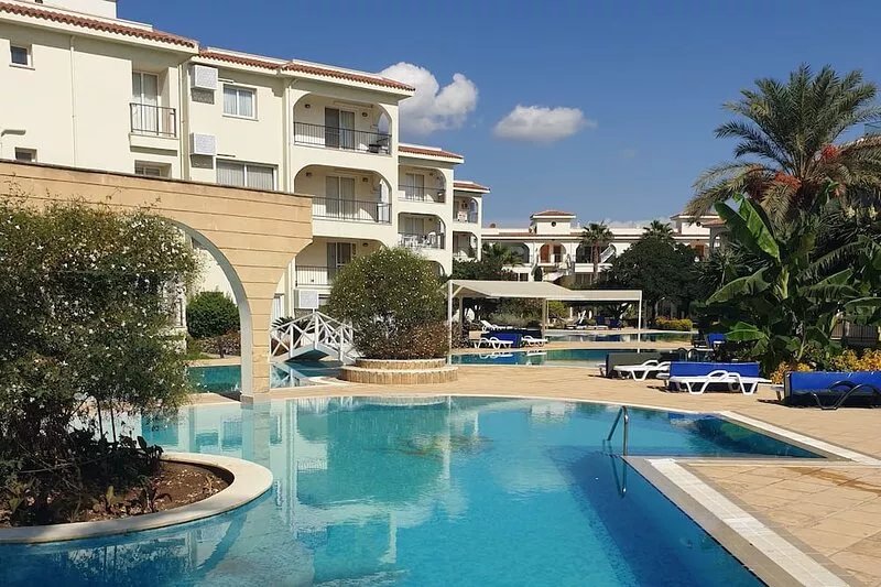 luxury 2 Bed Apart wet room and un suit  4 Pools   free 20 meg Wifi sleeps 4