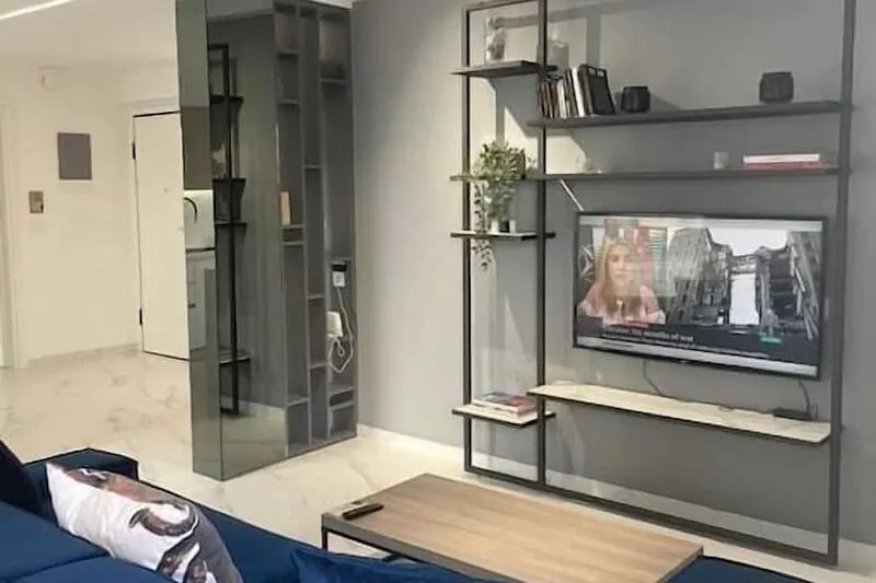 Downtown 3/Bedroom City Apartment