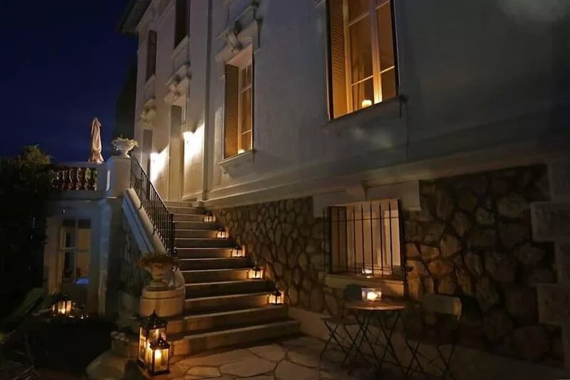 Stunning Belle Epoque Villa in the heart of Cannes, private pool, secure parking