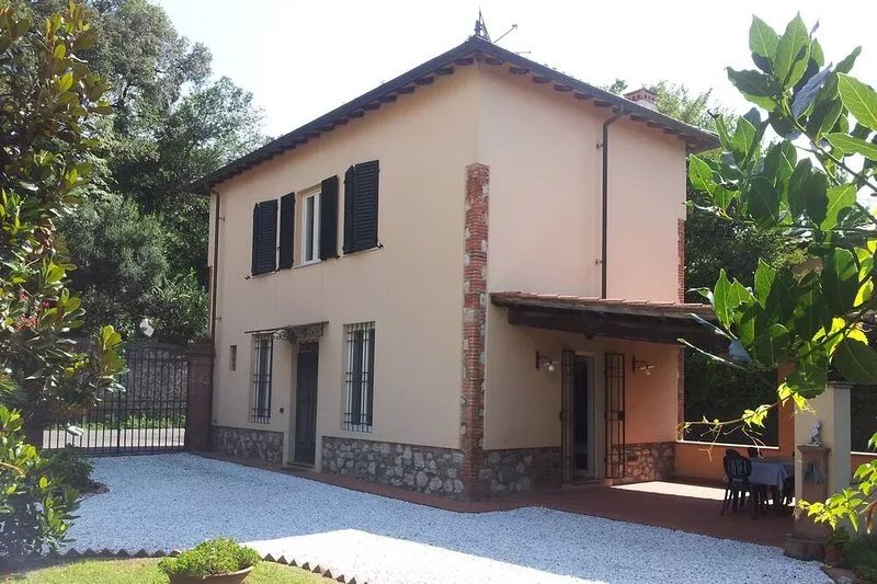 Home sweet home - close to the city, within walking distance of the center