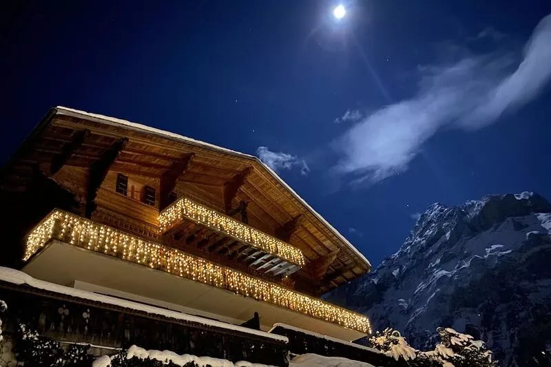 Quiet, centrally located apartment with unobstructed views of the mountains