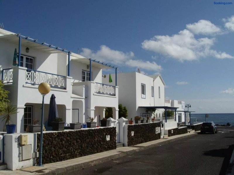El Lago Del Mar