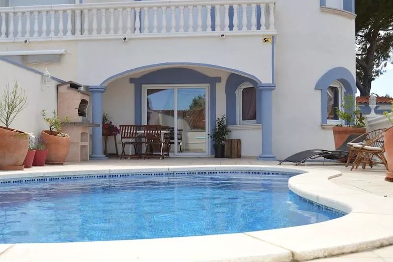 Beautiful house with pool next to Empuriabrava beach