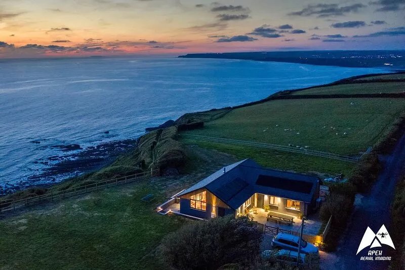 Stunning luxury cliff top retreat - direct access to the South West Coast Path.