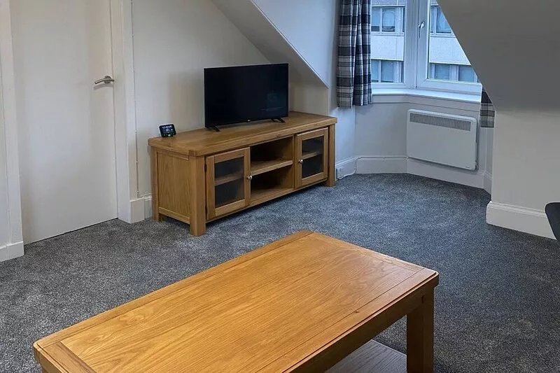 Recently refurbished city centre apartment with river views.