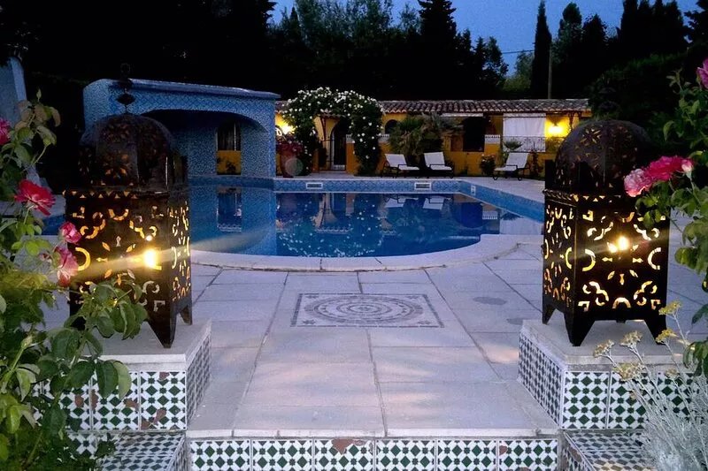 Atypical house in the south of Provence near Avignon, 4 persons