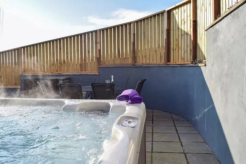 3 bedroom accommodation in Dihewyd, near Aberaeron