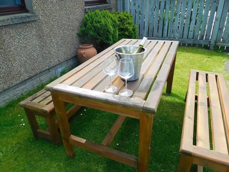 Welcomehouse is a lovely bungalow close to the beach with FREE WIFI.