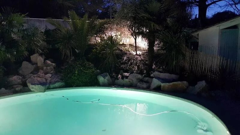 Very beautiful villa with heated pool 100m from the beach!
