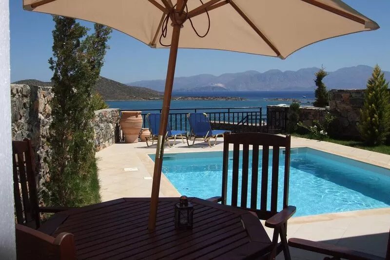 Elounda, private pool, near beach and shops, stunning views facing the sea