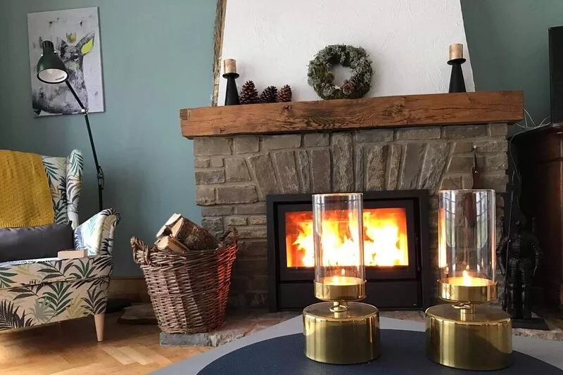 At the foot of the Castle, and ... in the heart of the city. An active stay or