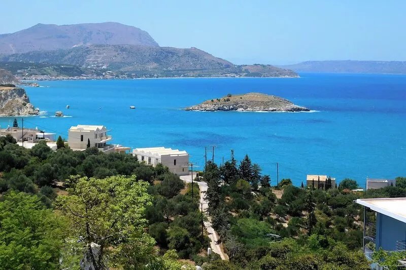Panoramic views & a Private Pool. Walk to beach & tavernas in Almyrida or Plaka.