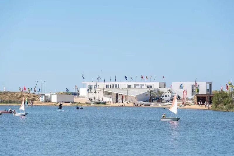 Beautiful family home sleeps 9, 400 m from the beach, shops, entertainment...