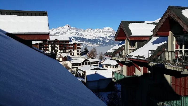 Nice, comfortable, quiet and bright apartment, 5 minutes walk from St Gervais.