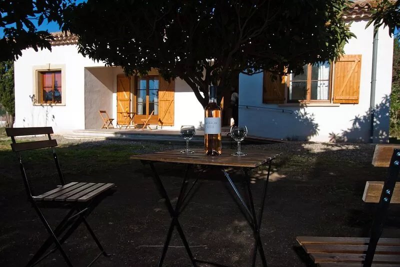 Vacation rental in Pézenas: a house in a large garden. For two.