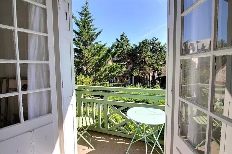Pretty Norman house in a quiet location near the sea and the center of Deauville
