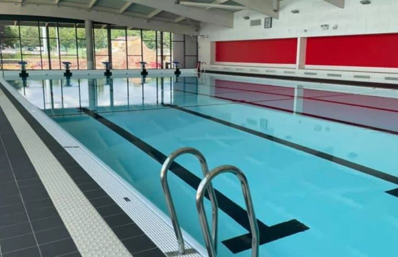 Piscine De Cernay