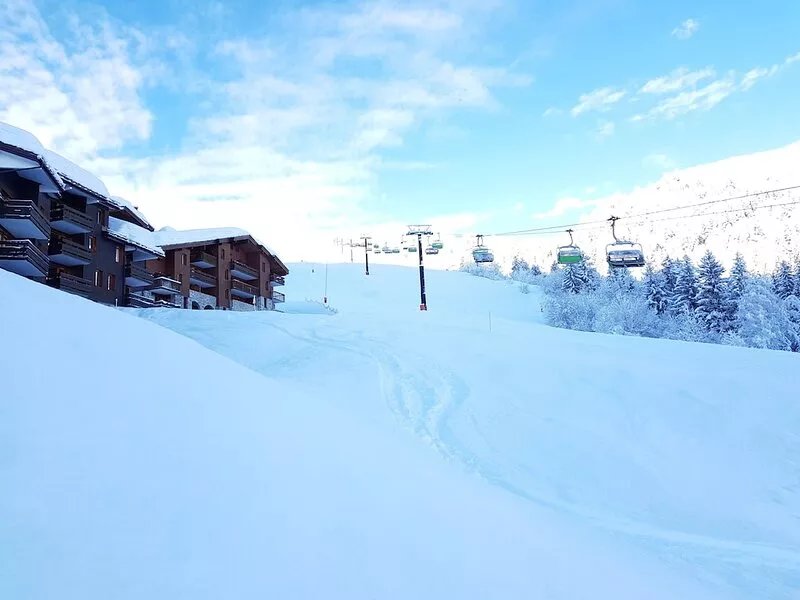 Studio ground floor ski in ski out terrace