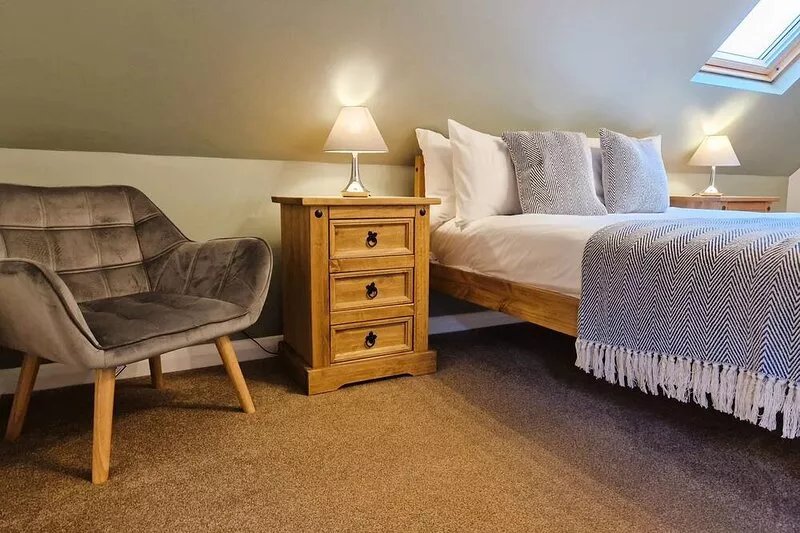 Country Cottage with Indoor heated swimming pool and panoramic views.