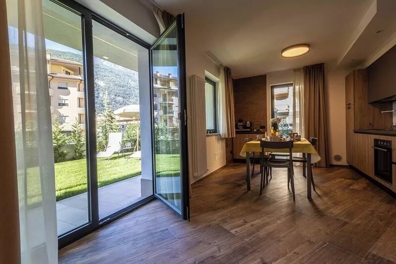 San Martin Holidays Home: Three-room apartment with garden