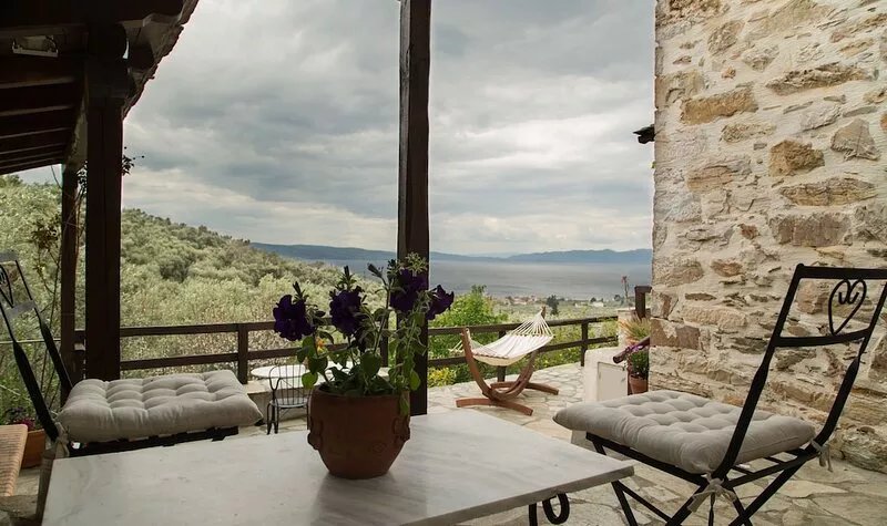 Villa Amanti, a Charming Traditional Old Stone House in Pelion.