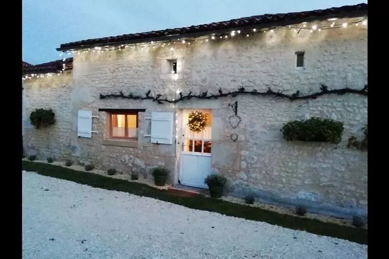 The Fox House, disability access on the Dordogne/Charente border Quiet retreat