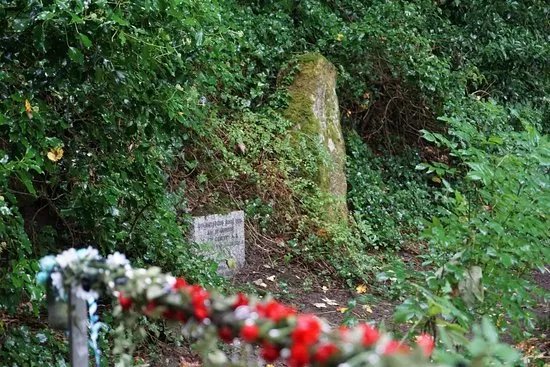 Bleu Bridge Inscribed Stone