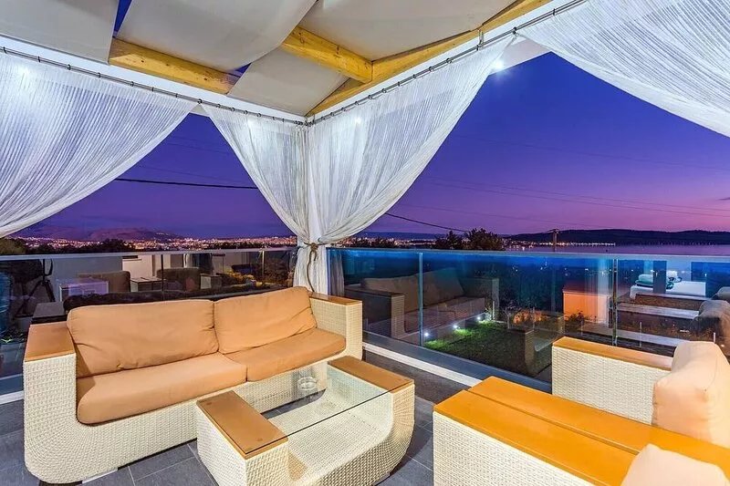 Villa Stanka - 4 Bedrooms, 4 Bathrooms, gym, game room, pool with Whirlpool