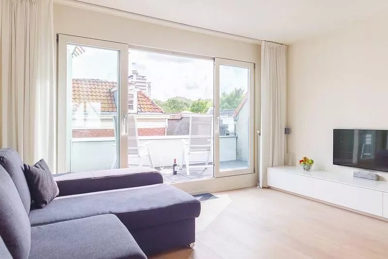 Newly renovated top floor apartment in a quiet street of the historic centre.